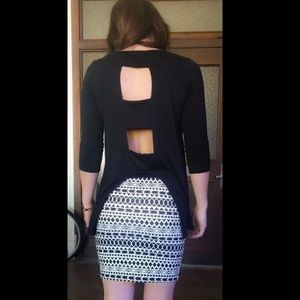 Loveappella Leander Cutout Back Swing Knit Top NWT